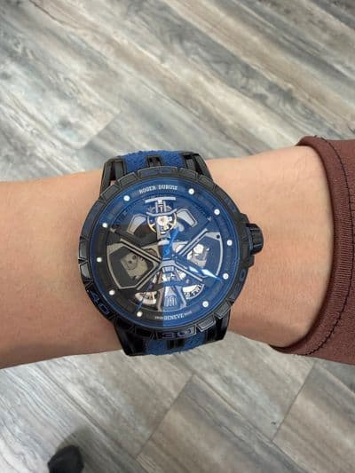 Roger Dubuis Roger Dubuis Excalibur Spider Huracan Skeleton carbon fiber blue  Black dial Watch Only DBEX0749 Preowned Automatic — photo 3